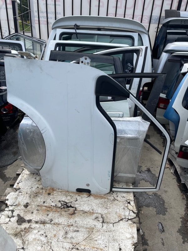 Дверь Mazda Bongo SK22M R2 передняя левая (б/у)