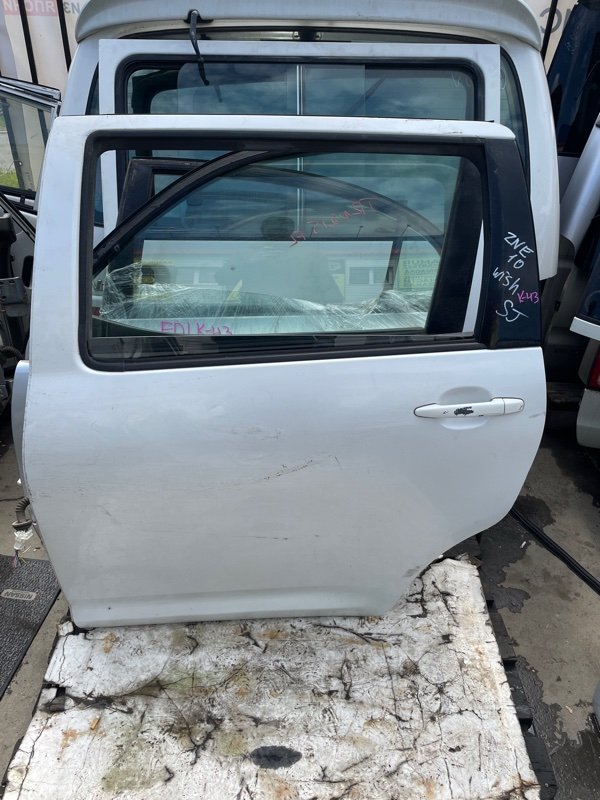 Дверь Toyota Wish ZNE10 1ZZFE задняя левая (б/у)