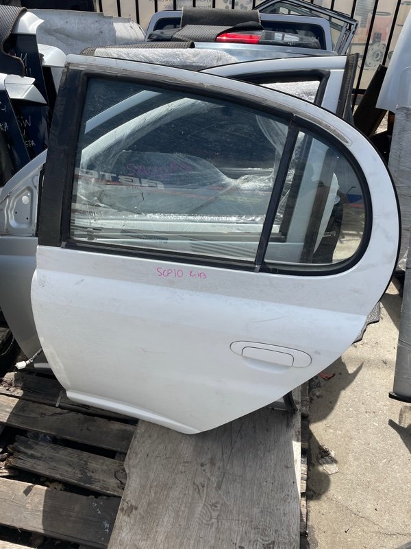 Дверь Toyota Platz SCP11 1SZFE задняя левая (б/у)