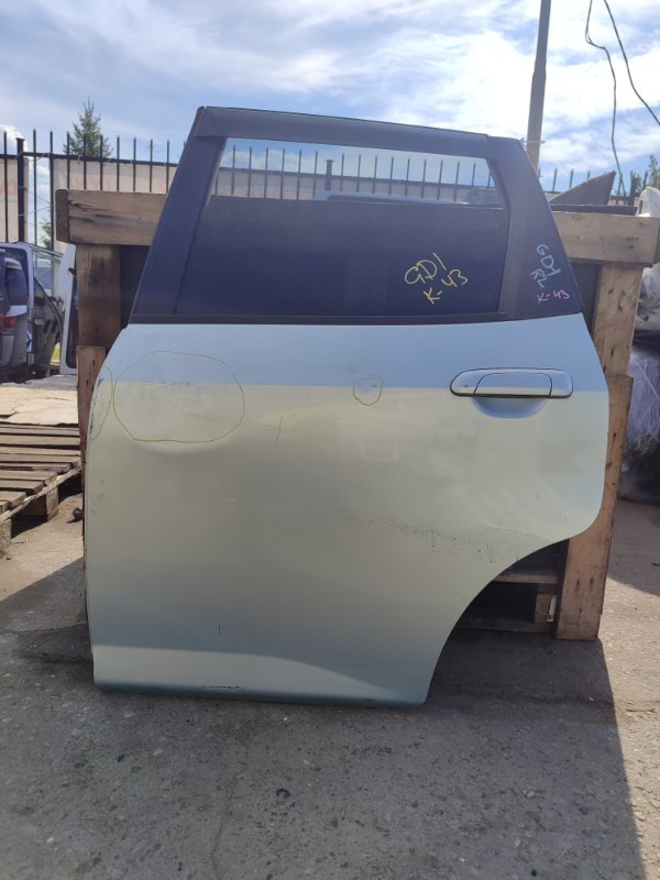 Дверь Honda Fit GD1 L13A задняя левая (б/у)