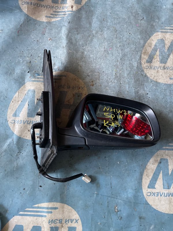 Зеркало Toyota Prius NHW20 1NZFXE правое (б/у)