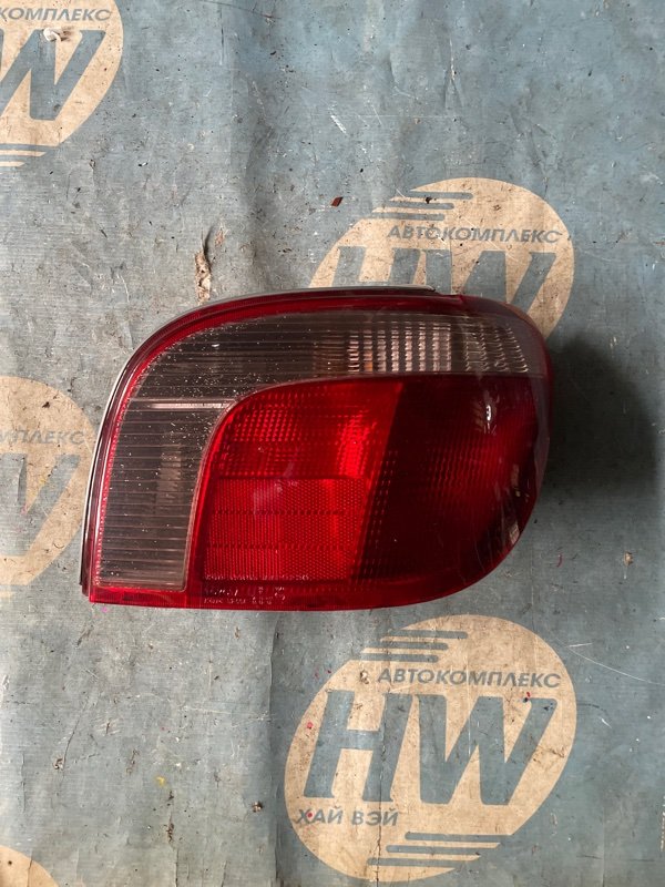 Стоп Toyota Vitz SCP10 1SZFE правый (б/у)