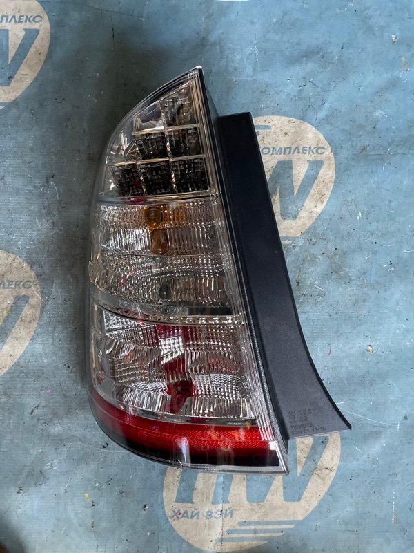 Стоп Toyota Prius NHW20 1NZFXE левый (б/у)