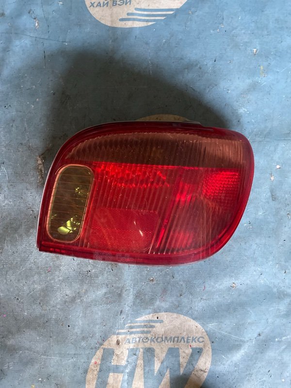 Стоп Toyota Vitz SCP10 1SZFE правый (б/у)