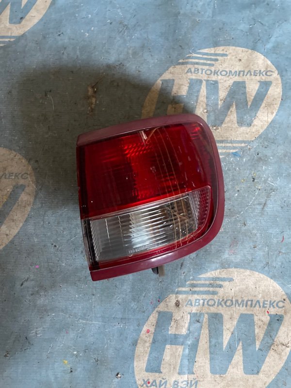 Стоп Nissan Expert VW11 QG18 правый (б/у)