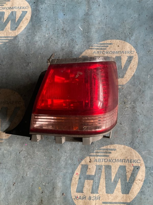 Стоп Toyota Crown JZS179 2JZGE правый (б/у)
