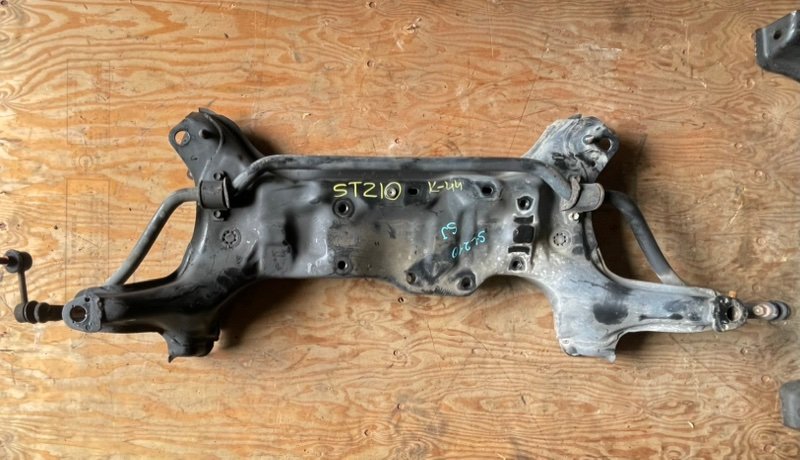Балка под двс Toyota Caldina ST210 3SFE (б/у)