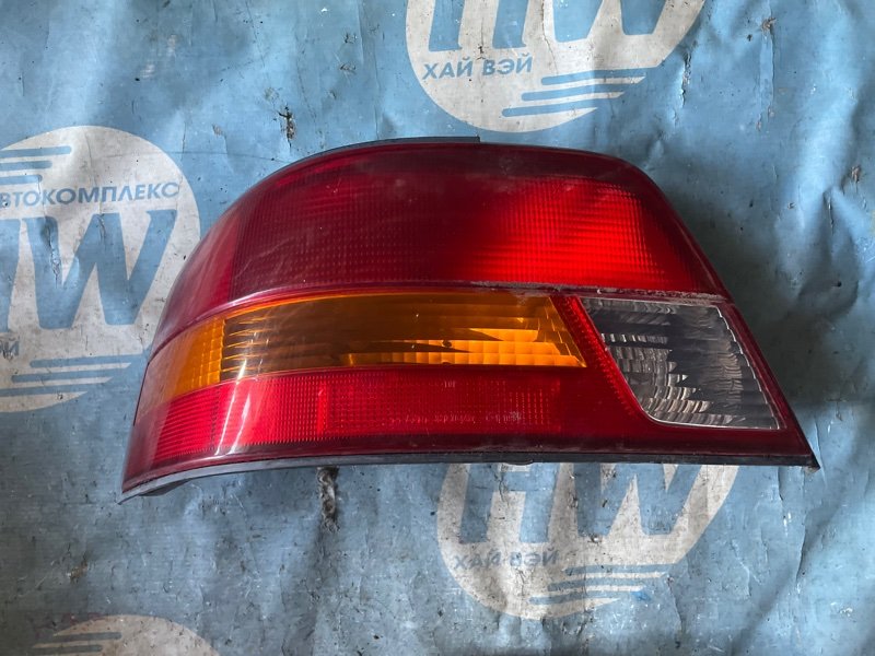 Стоп Toyota Vista SV40 4S левый (б/у)