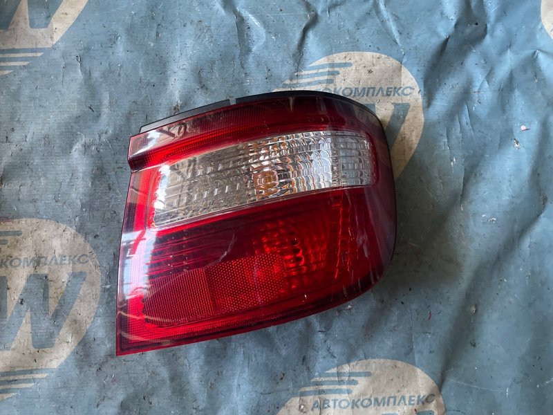 Стоп Nissan Presage NU30 KA24 правый (б/у)