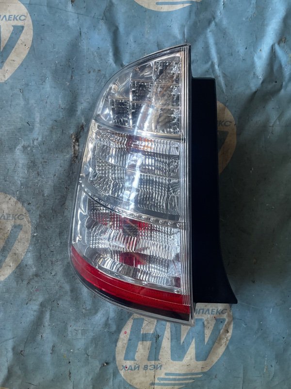 Стоп Toyota Prius NHW20 1NZFXE левый (б/у)