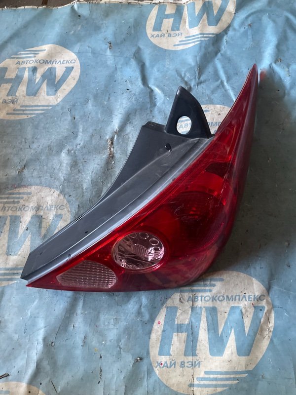 Стоп Nissan Tiida C11 HR15 правый (б/у)