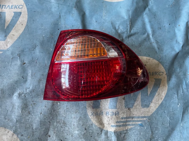 Стоп Toyota Caldina ST215 3SFE правый (б/у)