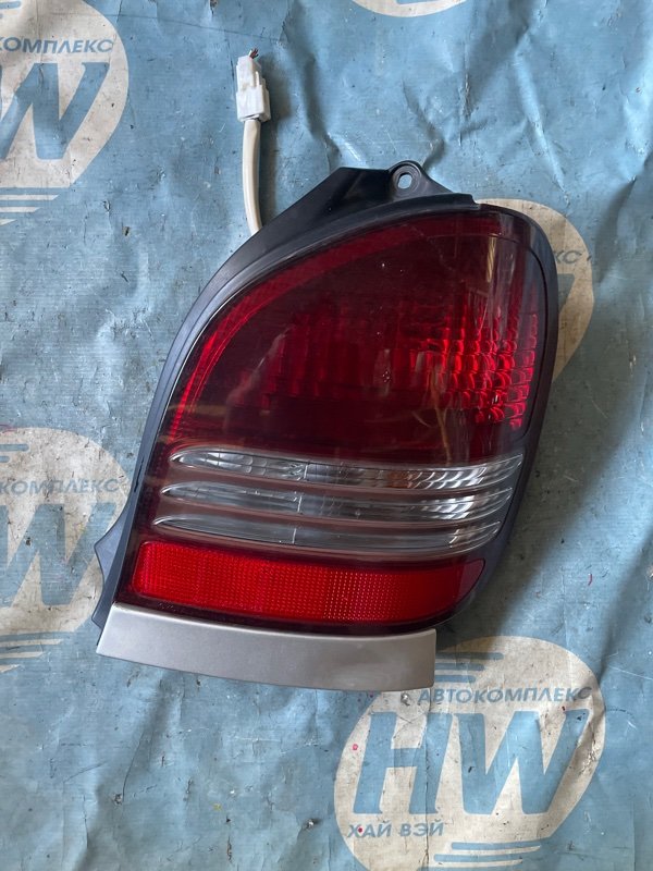 Стоп Toyota Corolla Spacio AE115 7AFE правый (б/у)
