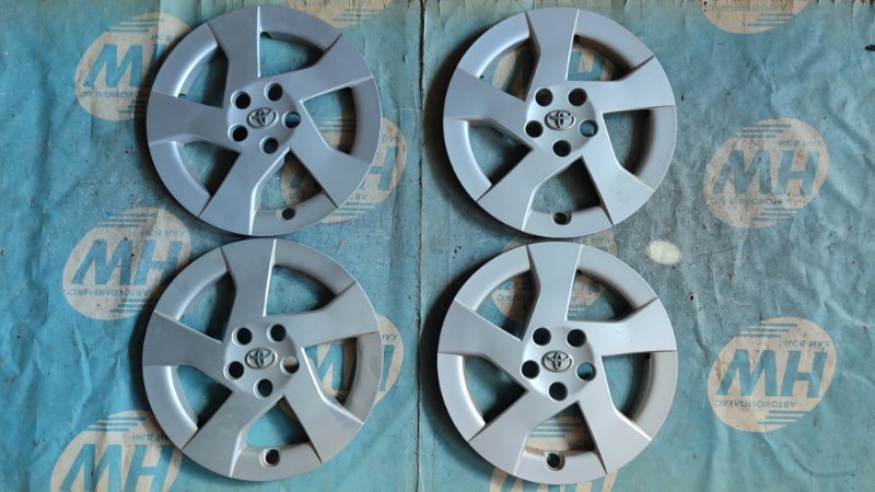 Колпак на диск Toyota Prius NHW20 1NZFXE (б/у)