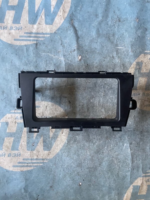Консоль магритафона Toyota Prius ZVW30 2ZRFXE (б/у)