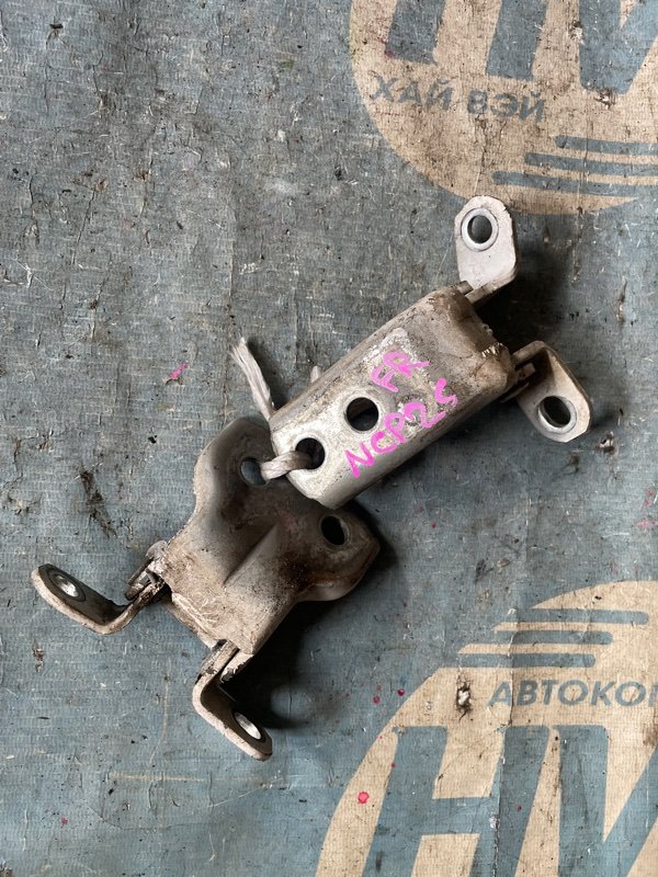 Петля дверная Toyota Funcargo NCP25 1NZFE передняя правая (б/у)