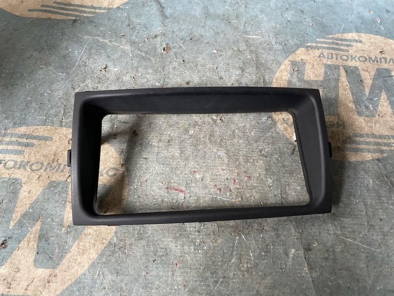 Консоль магнитофона Toyota Corolla Spacio ZZE122 1ZZ (б/у)
