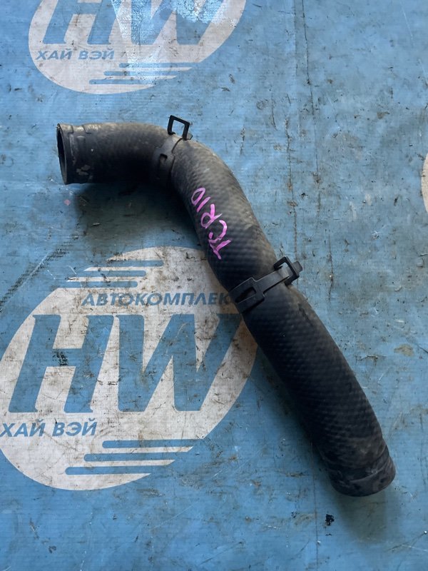 Патрубок радиатора верхний Toyota Estima TCR10 2TZFE (б/у)
