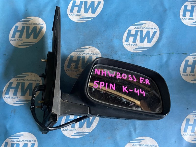 Зеркало Toyota Prius NHW20 1NZFXE правое (б/у)