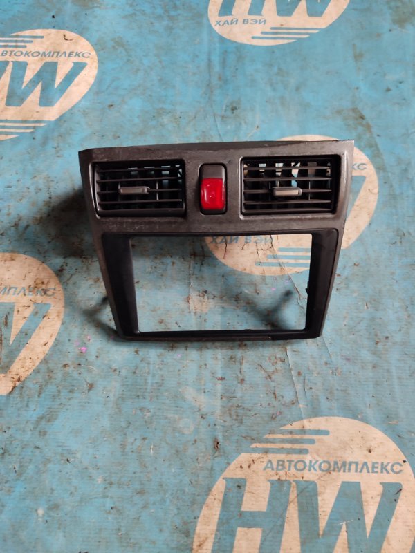Консоль магнитофона Nissan Cefiro A33 VQ20 (б/у)