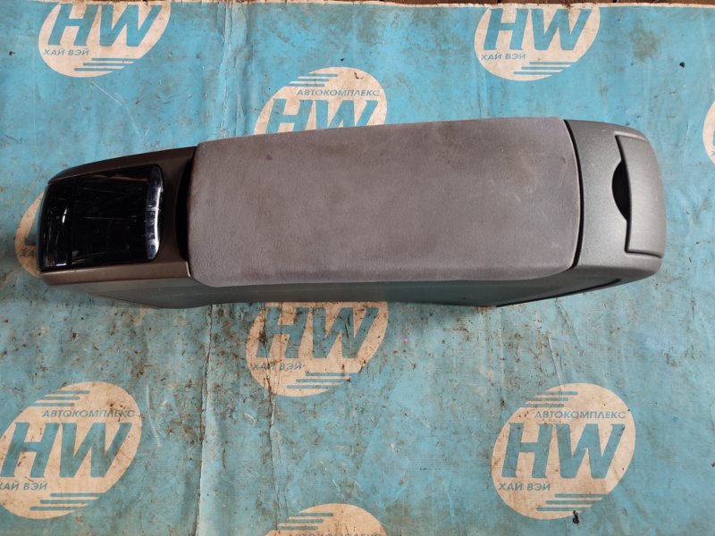 Бардачок между сидениями Toyota Prius NHW20 1NZFXE (б/у)