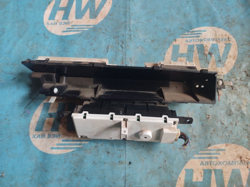 Панель приборов Toyota Prius NHW20 1NZFXE (б/у)