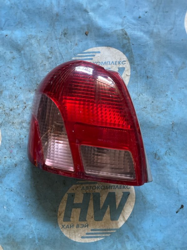 Стоп Toyota Platz SCP11 1SZFE левый (б/у)