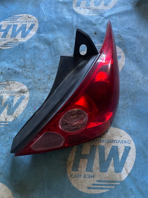 Стоп Nissan Tiida C11 HR15 правый (б/у)