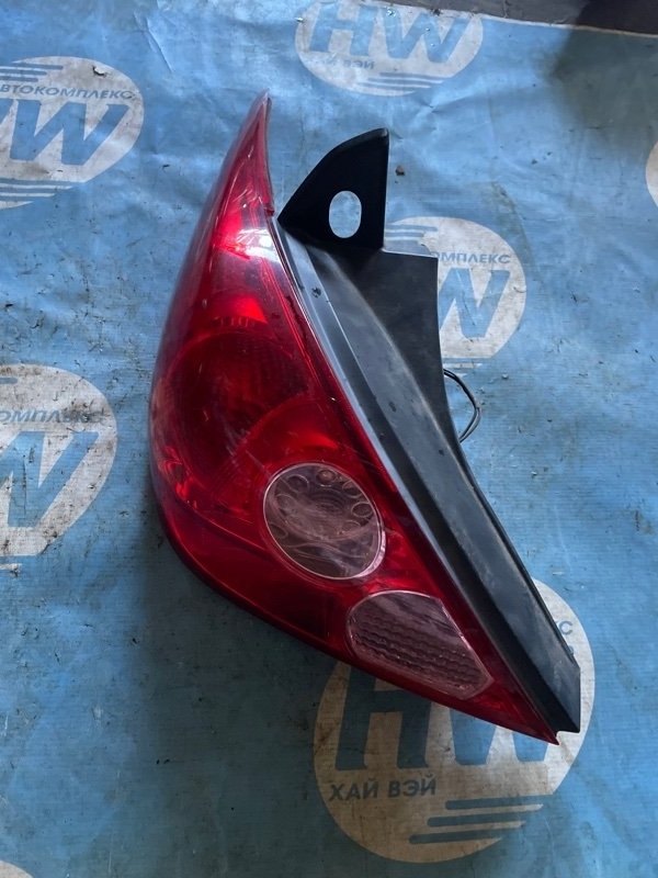 Стоп Nissan Tiida C11 HR15 левый (б/у)