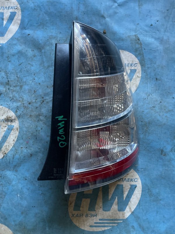 Стоп Toyota Prius NHW20 1NZFXE правый (б/у)