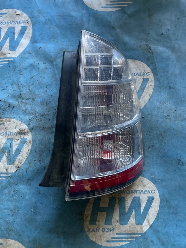 Стоп Toyota Prius NHW20 1NZFXE правый (б/у)