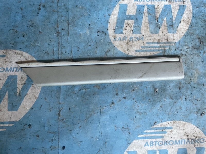 Молдинг на дверь Toyota Hiace KZH106 1KZ передний правый (б/у)