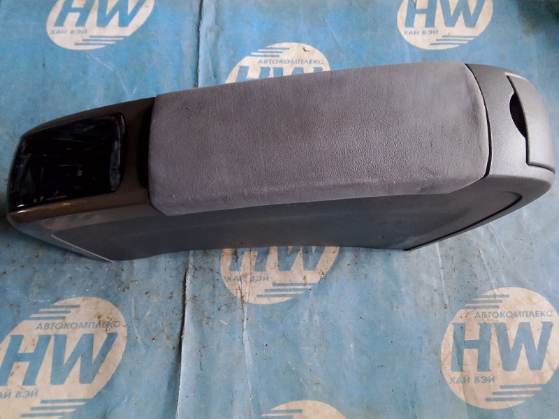 Бардачек между сиденьями Toyota Prius NHW20 1NZFXE (б/у)