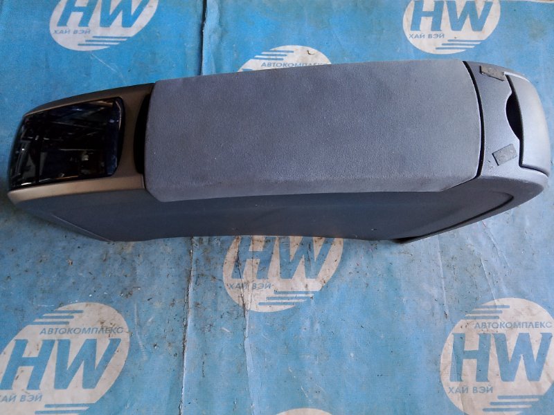 Бардачек между сиденьями Toyota Prius NHW20 1NZFXE (б/у)