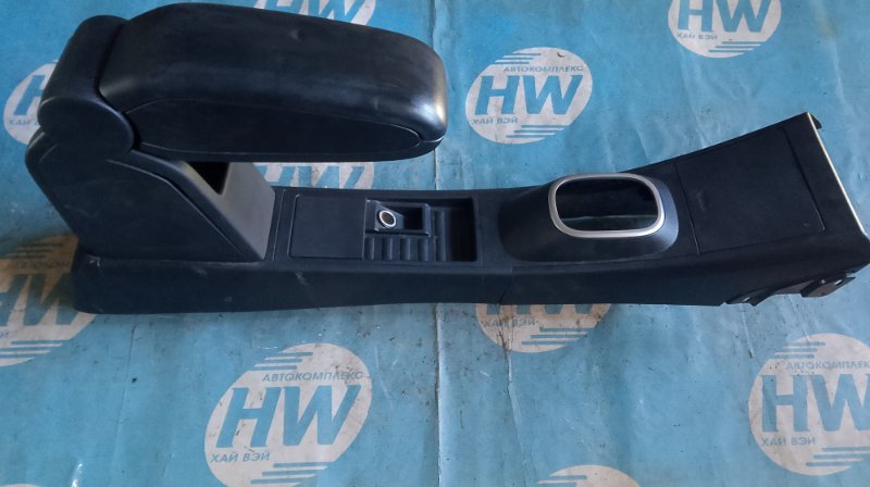 Бардачек между сиденьями Nissan Tiida C11 HR15 (б/у)