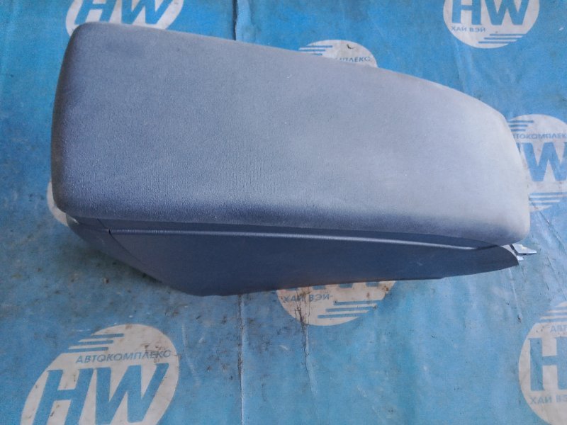 Бардачек между сиденьями Toyota Prius ZVW30 2ZRFXE (б/у)