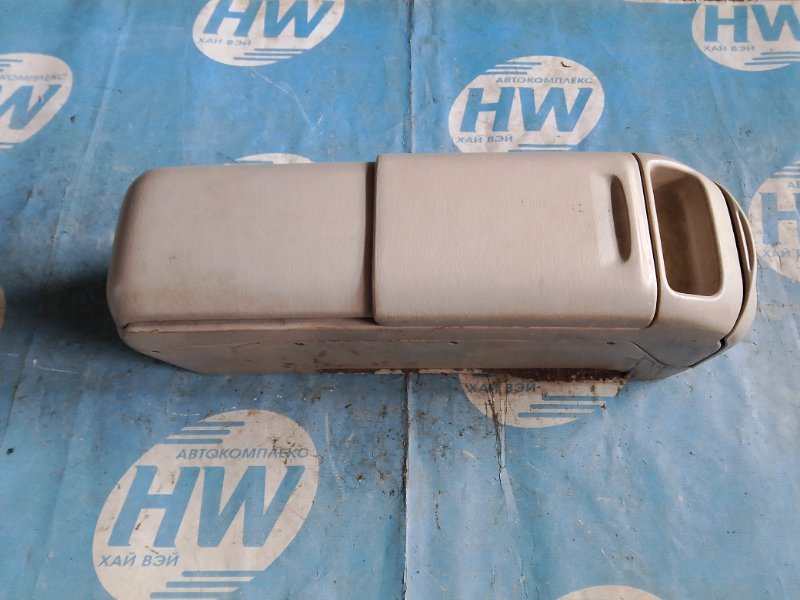 Бардачек между сиденьями Toyota Vista SV50 3SFSE (б/у)