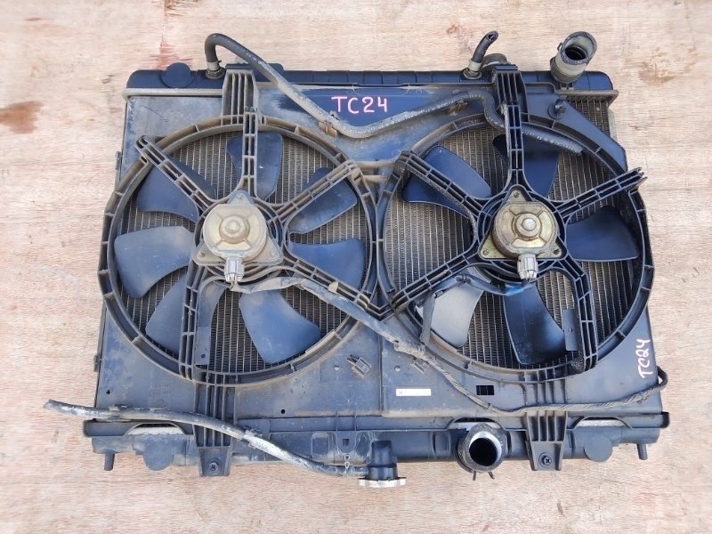 Радиатор Nissan Serena TC24 QR20 (б/у)