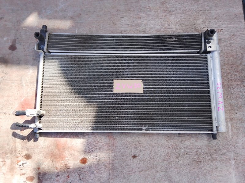 Радиатор кондиционера Toyota Prius ZVW30 2ZRFXE (б/у)