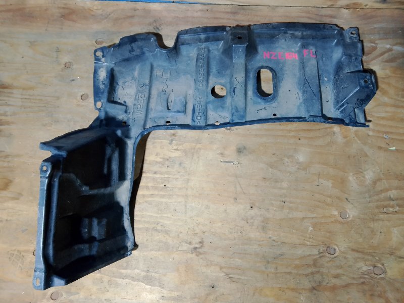 Защита двигателя Toyota Corolla Fielder NZE164 1NZFE передняя левая (б/у)