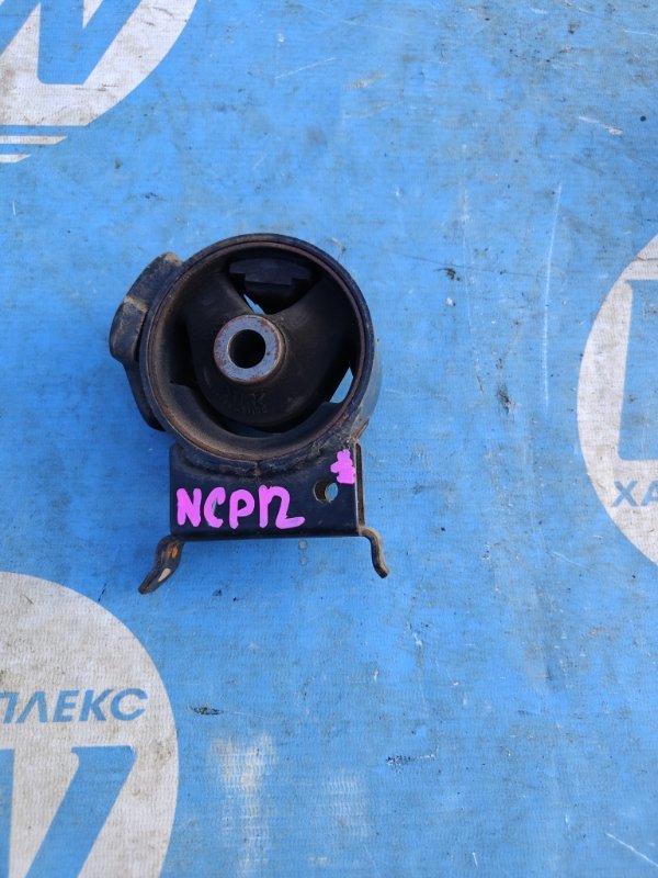 Подушка двс Toyota Platz NCP12 1NZFE левая (б/у)