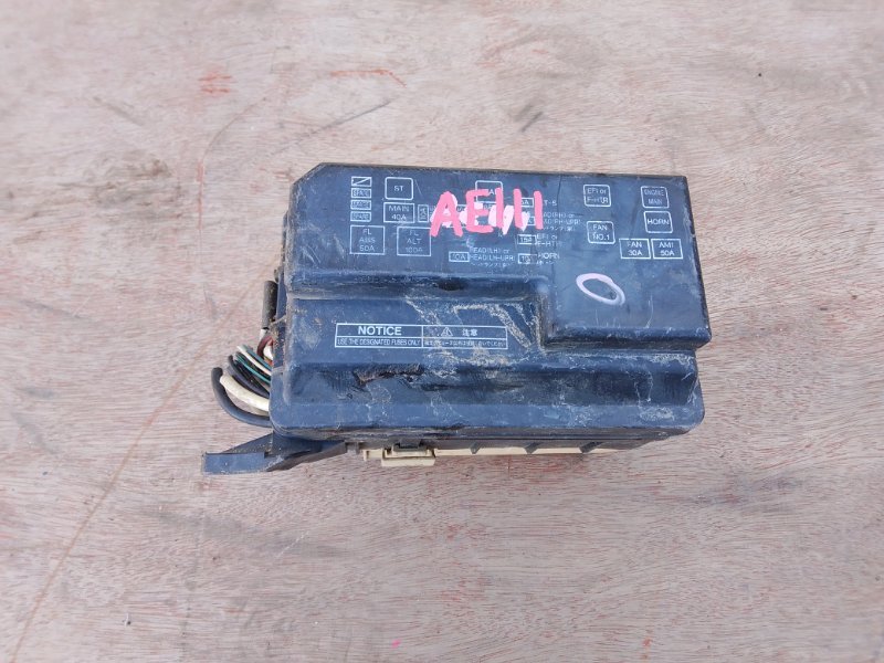 Блок предохранителей Toyota Corolla Spacio AE111 4AFE (б/у)