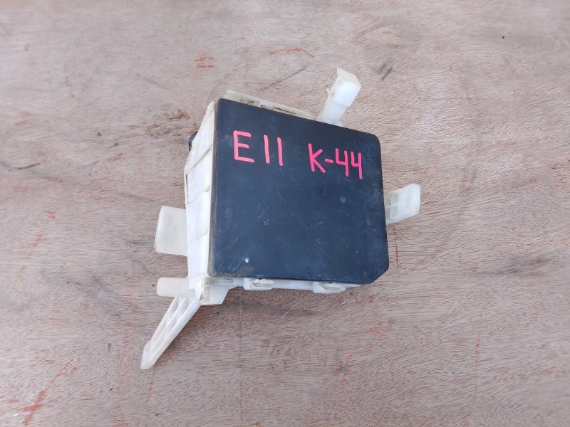 Блок предохранителей Nissan Note E11 HR15 (б/у) Блок предохранителей Nissan Note E11 HR15 (б/у)