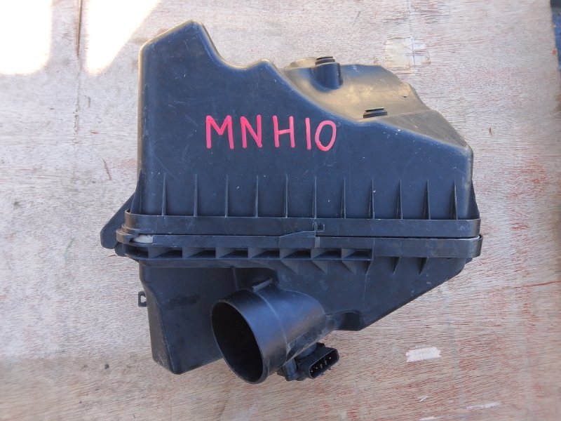 Корпус воздушного фильтра Toyota Alphard MNH10 1MZ (б/у)