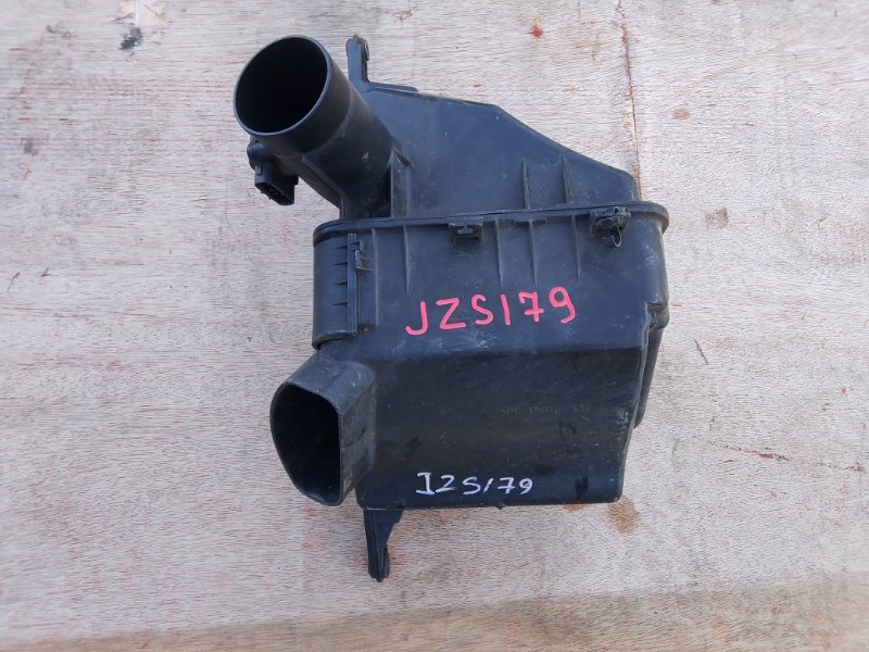 Корпус воздушного фильтра Toyota Crown JZS179 2JZGE (б/у)