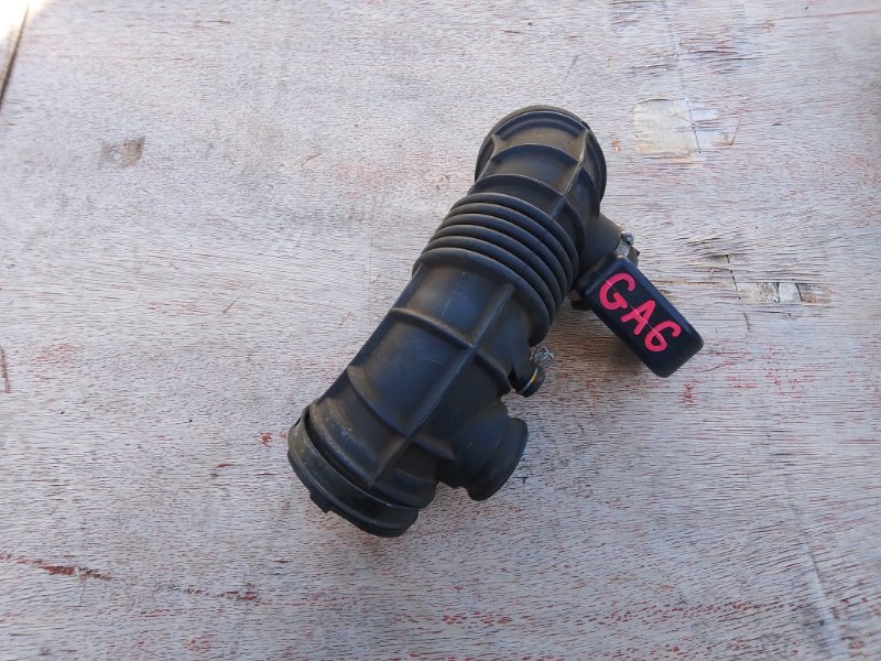 Патрубок воздушного фильтра Honda Capa GA6 D15B (б/у)