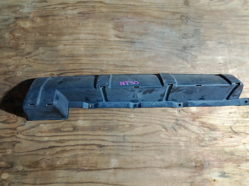 Защита бампера Nissan X-Trail NT30 QR20 задняя (б/у) Защита бампера Nissan X-Trail NT30 QR20 задняя (б/у)