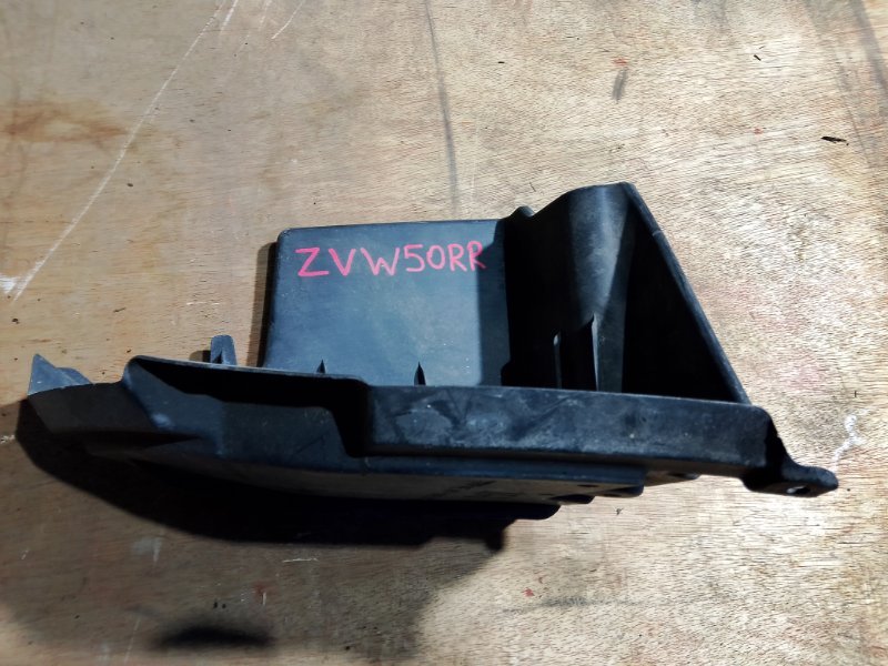 Подкрылок Toyota Prius ZVW50 2ZRFXE задний правый (б/у)