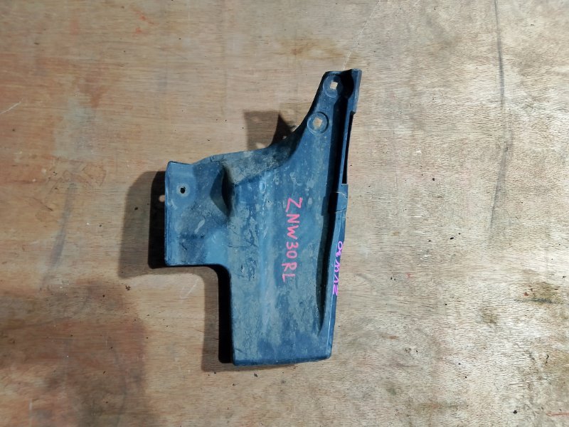 Подкрылок Toyota Prius ZVW30 2ZRFXE задний левый (б/у)