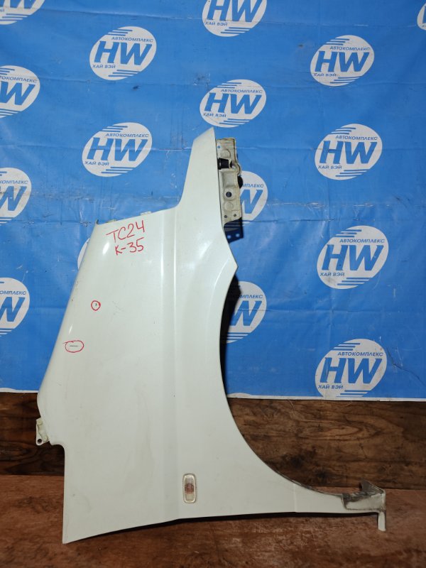 Крыло Nissan Serena TC24 QR20 переднее правое (б/у)